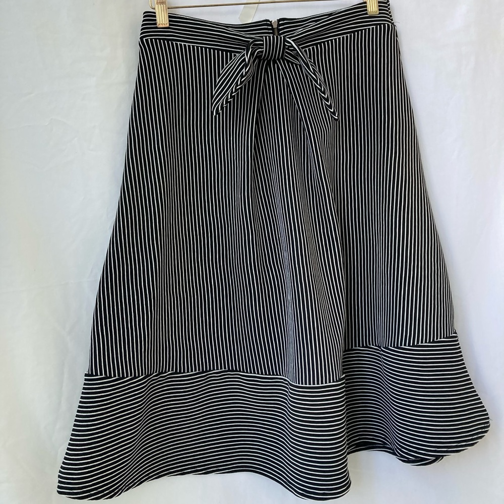 Retro French Film Style Skirt size M Flirty Circle Alya